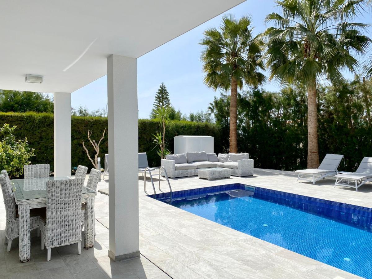 Luxury Villa Roma Near The Beach كورال باي المظهر الخارجي الصورة